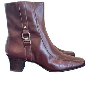 Anne Klein Brown Heeled square toe zip up ankle Boots booties